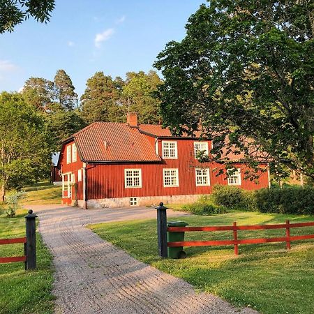 Nice Home In Mantorp With Kitchen Exteriér fotografie