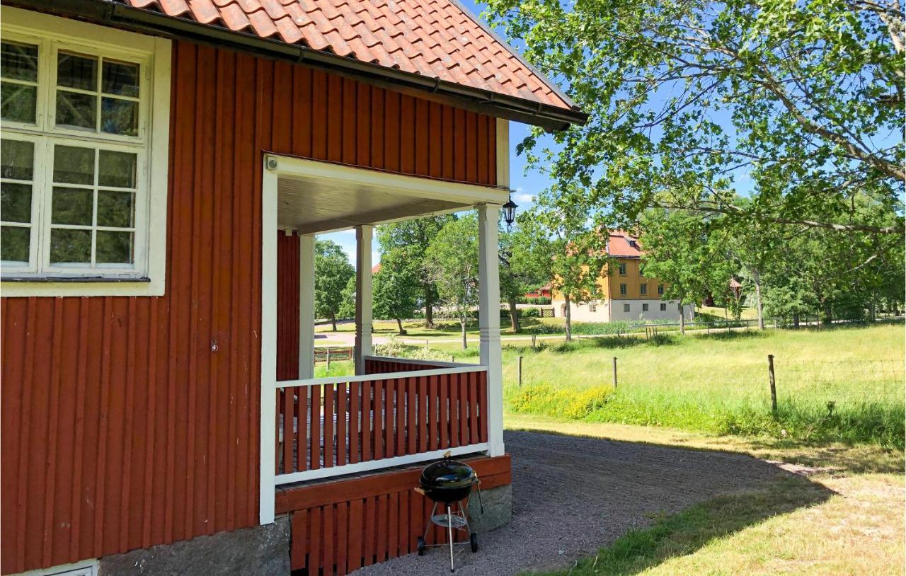 Nice Home In Mantorp With Kitchen Exteriér fotografie