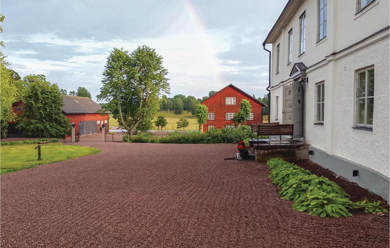 Nice Home In Mantorp With Kitchen Exteriér fotografie