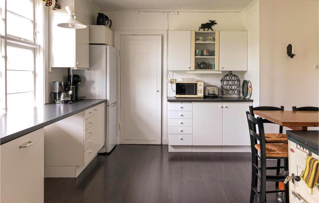 Nice Home In Mantorp With Kitchen Exteriér fotografie